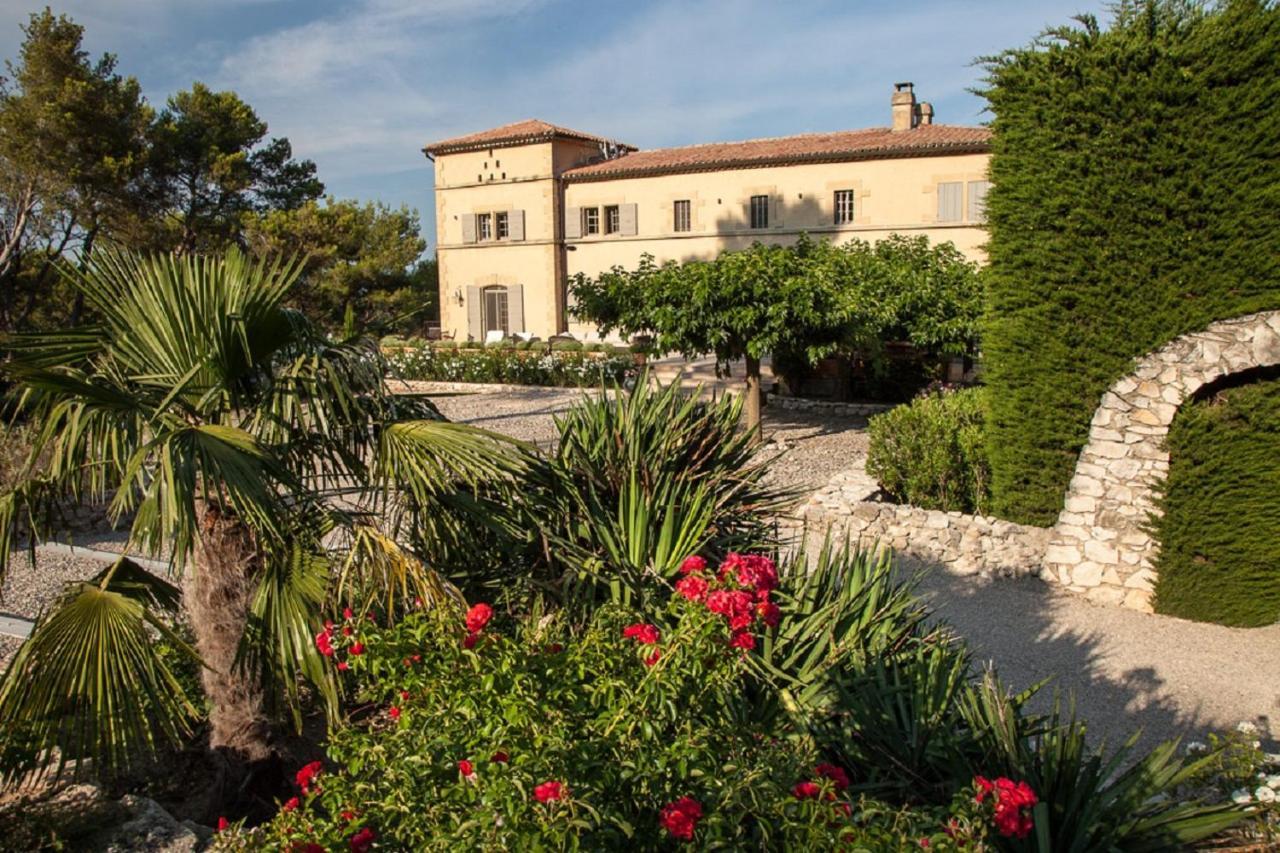 Domaine De La Tourelle Orgon Exterior photo